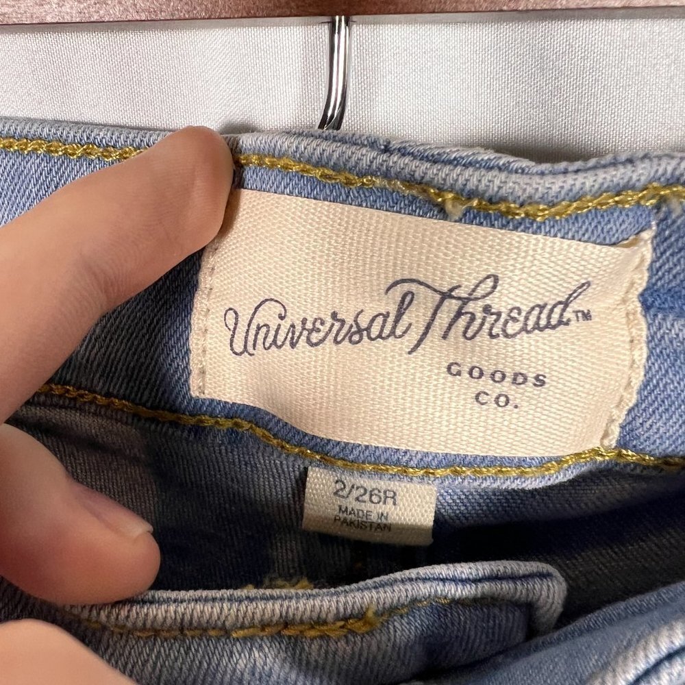 Universal Thread Womens Jean Shorts Bermuda High Rise Light Wash Denim Size‎ 2 - Picture 4 of 7